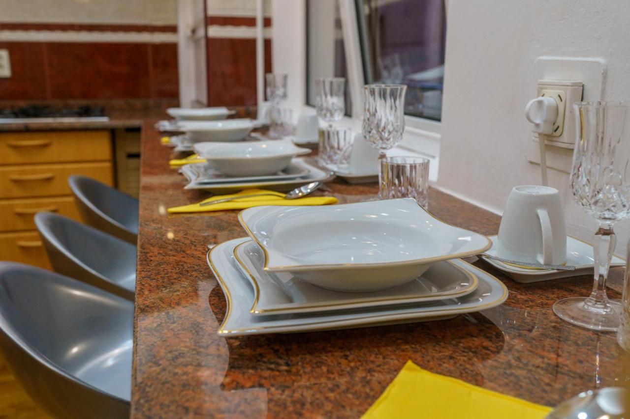 Main Square 5 Star Luxury Apartment With View Cluj-Napoca Exterior foto