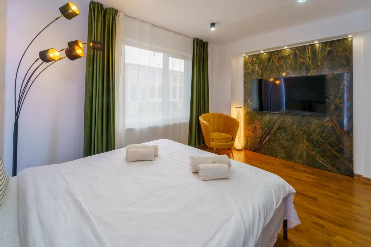 Main Square 5 Star Luxury Apartment With View Cluj-Napoca Exterior foto