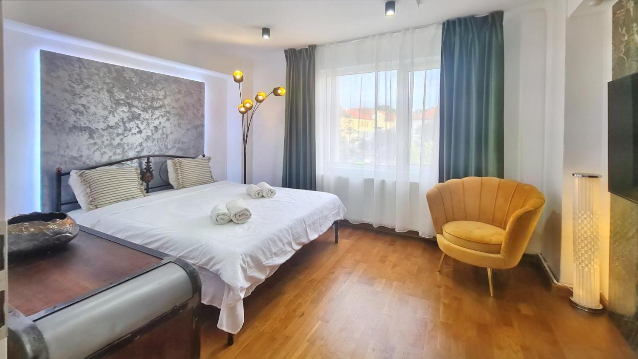 Main Square 5 Star Luxury Apartment With View Cluj-Napoca Exterior foto